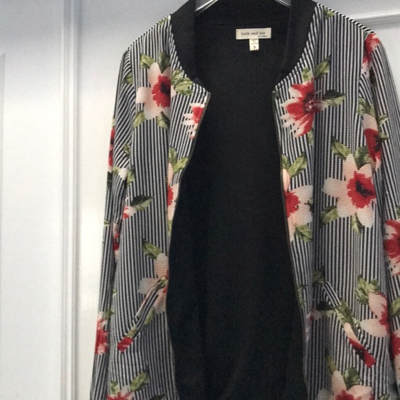 Faith and Joy floral summer jacket - Picture 5 of 9